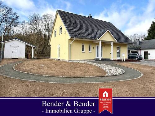 Straßenansicht - Viel Platz in bester Lage - gepflegtes Einfamilienhaus mit Garten!