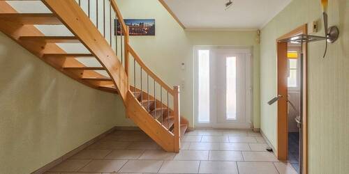 Eingangsbereich EG - Einfamilienhaus mit 170,00 m&sup2; in Betzdorf zum Kaufen