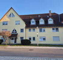 Moderne 2,5-Zimmer-Wohnung mit Balkon, TG-Stellplatz und bester Lage - Essingen