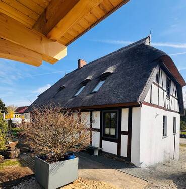 Hausansicht - Mehrfamilienhaus, Wohnhaus mit 220,00 m&sup2; in Kröslin zum Kaufen