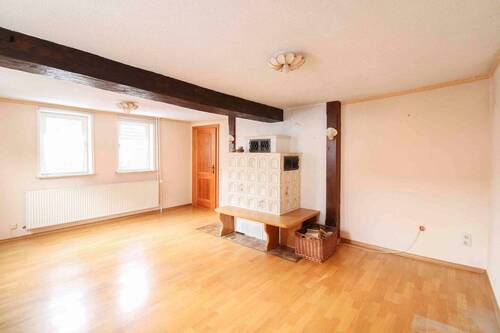 Wohnzimmer - 5 Zimmer Einfamilienhaus zum Kaufen in Ebsdorfergrund