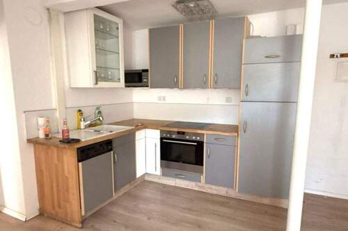 Küchenzeile - 2 Zimmer Etagenwohnung in Augsburg