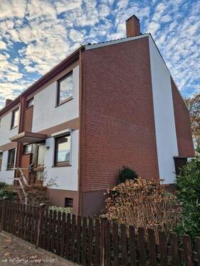 Außenansicht - Reihenendhaus mit Garage und Vollkeller in Bremen
