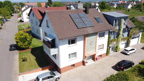 Außenansicht (Vorderhaus) - Zweifamilienhaus mit großem Grundstück in Kürzell