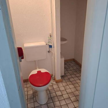 WC - 