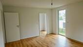 Gr. Zimmer mit Zugang zum Nebenraum - 