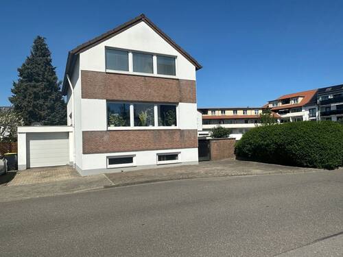 Straßenansicht - 3 Zimmer Einfamilienhaus zum Kaufen in Düren