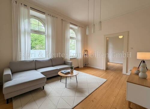 Wohnzimmer KI- Homestaging - Etagenwohnung mit 76,00 m&sup2; in Krefeld zur Miete