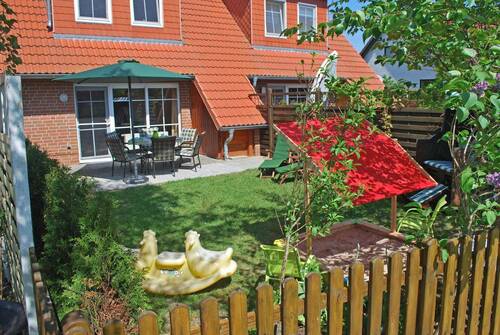 Garten mit Terrasse - Sofort einziehen oder vermieten: Doppelhaushälfte in ruhiger Villenlage 300m zur Müritz