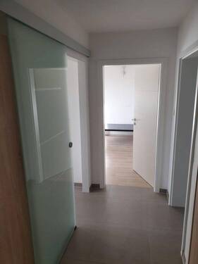 Gang (aus Eingangstürsicht) - Etagenwohnung mit 57,00 m² in Augsburg zum Kaufen