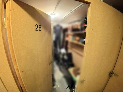 Kellerabteil mit Licht/Strom - 