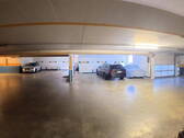 Tiefgaragenplatz und Zufahrt - 