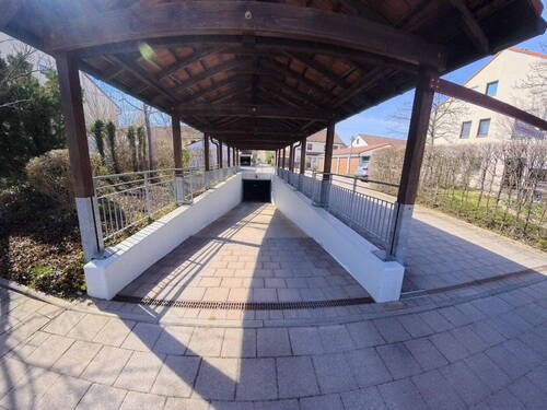 Tiefgaragenzufahrt - 