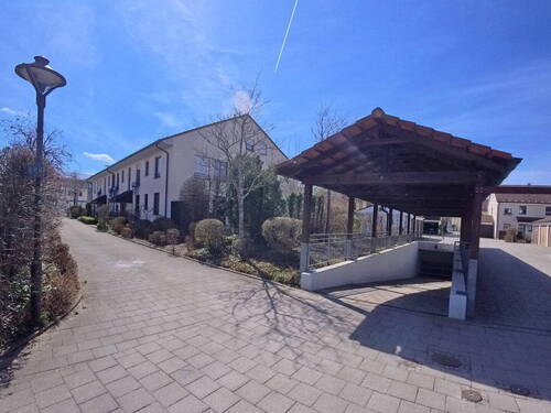 Tiefgarageneinfahrt am Garten - 