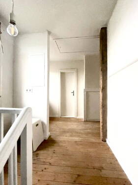 Treppenhaus/Flur OG - 