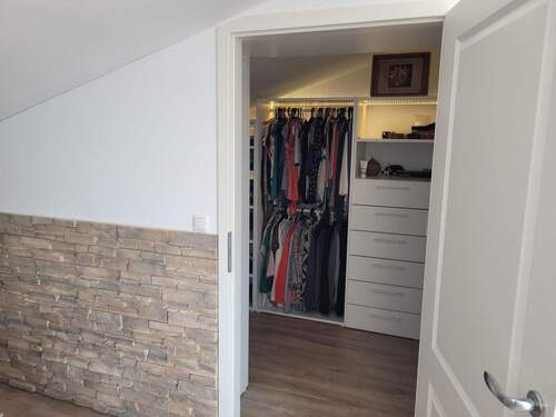 2. Stock: Begehb. Kleiderschnk - 
