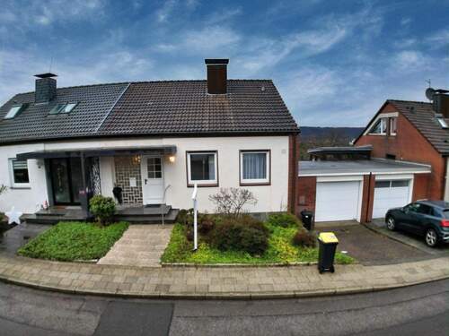 Frontansicht - Doppelhaushälfte mit Weitblick - in exklusiver Höhenlage von Essen-Werden