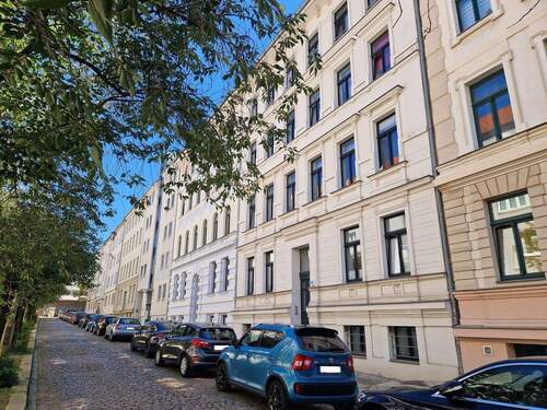 Hausansicht - 1 Zimmer Mehrfamilienhaus, Wohnhaus in Halle (Saale)