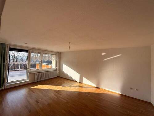 Wohnzimmer - 3 Zimmer Etagenwohnung in Leinzell