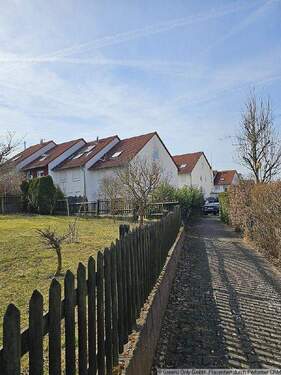 Weg zum Feld - 