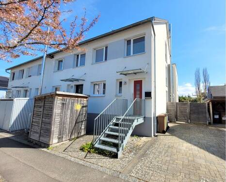 Ansicht Nord-West - Familienglück mit Garten sucht SIE - Reihenendhaus in Freiburg-Opfingen