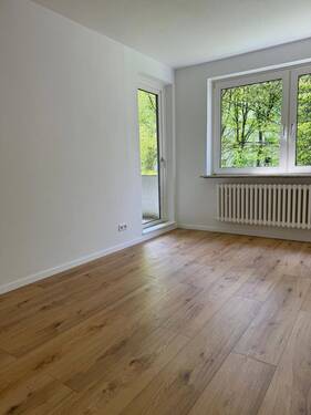 Wohnzimmer I.jpg - Sanierte 3-Zimmer Wohnung im Bremen-Nord