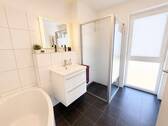 Bad en Suite Ansicht 2 - 
