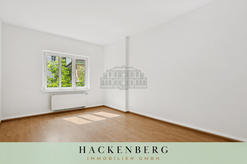 Wohnzimmer - 3-Raum-Wohnung mit Balkon in Lindenau!