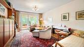 Wohnzimmer 1 - Erbbaurecht: Großzügige 4-Zimmer-Wohnung mit Loggia, Aufzug und Stellplatz