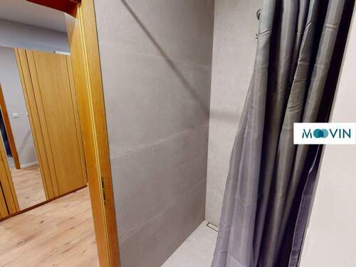 Ansicht II: Badezimmer II - 
