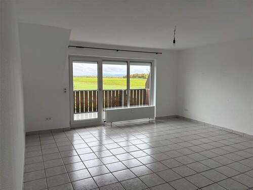 Wohnzimmer mit Balkon - 