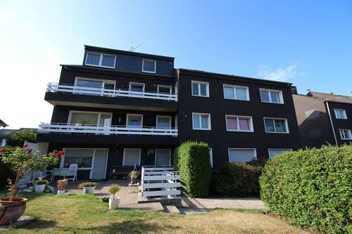 Gartenansicht - Schöne, große 3,5 Zimmer Wohnung!