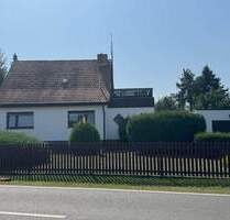 Klassisches Zuhause mit überraschend viel Platz, Gartenidylle und 2 Garagen - Eilenburg