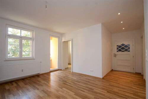 Wohnzimmer 2 - 3 Zimmer Etagenwohnung zum Kaufen in Leipzig