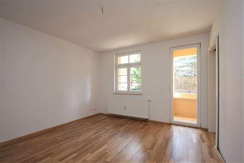 Wohnzimmer - 3 Zimmer Etagenwohnung in Leipzig