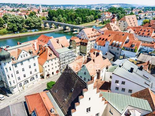 Bilck Richtung Donau & Steinerne Brücke 1 - 1 Zimmer Mehrfamilienhaus, Wohnhaus zur Miete in Regensburg