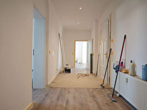 Flur (1).jpg - 4 Zimmer Etagenwohnung zur Miete in Dresden