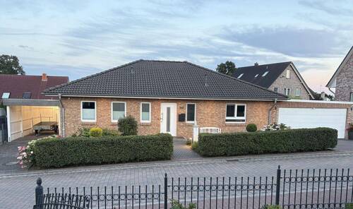 Bild 1 - Bungalow 2016, 108qm, Nähe Ahrensburg von PRIVAT Doppelgarage + Carport