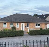 Bungalow 2016, 108qm, Nähe Ahrensburg von PRIVAT Doppelgarage + Carport - Todendorf