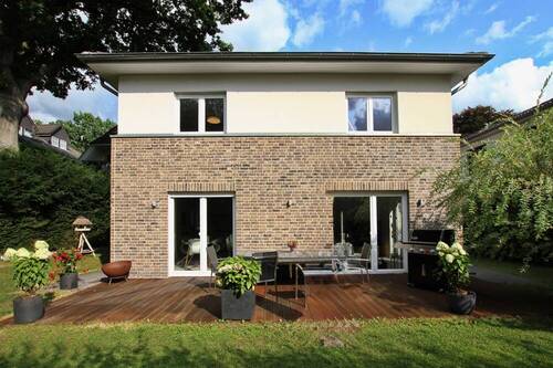 Ansicht - modernes Haus in ruhiger, zentraler Lage von Duvenstedt