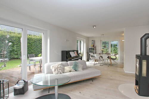 Wohnbereich - 5 Zimmer Einfamilienhaus zum Kaufen in Hamburg-Duvenstedt