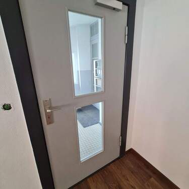 Tür zum Vorraum Büro 1 - 