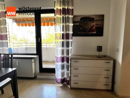 Blick zum Balkon - Etagenwohnung mit 52,00 m² in München zur Miete