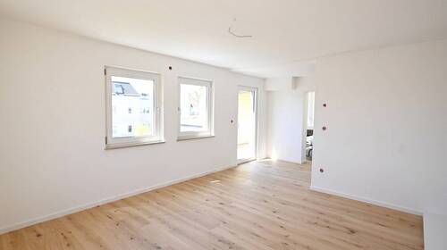 Wohnzimmer - 3 Zimmer Etagenwohnung zur Miete in Neumarkt in der Oberpfalz