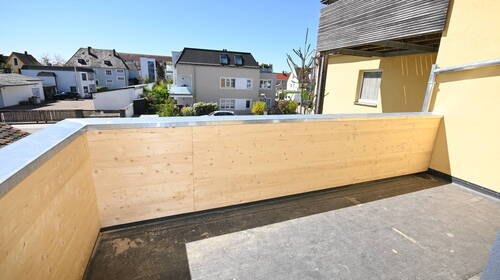 mit XXL-Balkon - 3 Zimmer Etagenwohnung in Neumarkt in der Oberpfalz