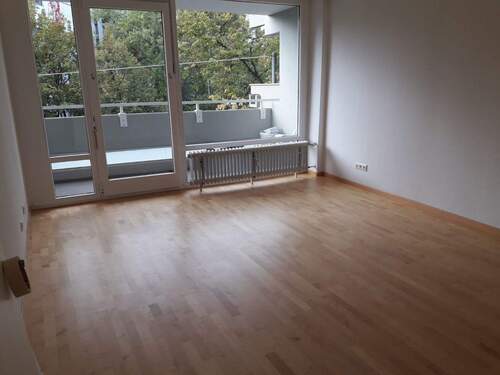 Zimmer leer im Sommer - 1 Zimmer Etagenwohnung zur Miete in München