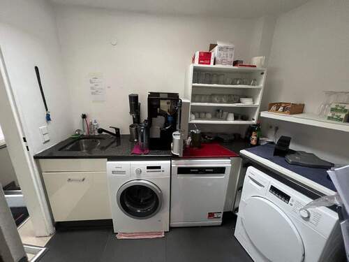 Küche und Aufenthaltsraum Mitarbeiter - 