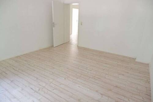 Wohnzimmer - Etagenwohnung mit 67,40 m&sup2; in Chemnitz zur Miete