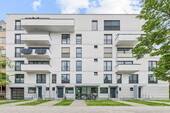 Außenansicht - Stilvolle 3-Zimmer-Wohnung mit Balkon am Ostkreuz