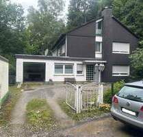 Großzügig gestaltetes Einfamilienhaus mit herrlichem Garten und zwei Garagen... - Lüdenscheid
